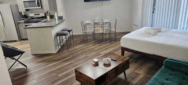 Cozy 1-Bedroom by the Ocean · Free Parking · Pool · Gym · Hot Tub · BBQ图片