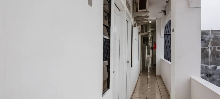 OYO 3420亚历克斯青年旅馆(RedDoorz Near Jalan MP Mangkunegara Palembang)图片