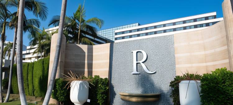 纽波特海滩万丽酒店(Renaissance Newport Beach Hotel)图片