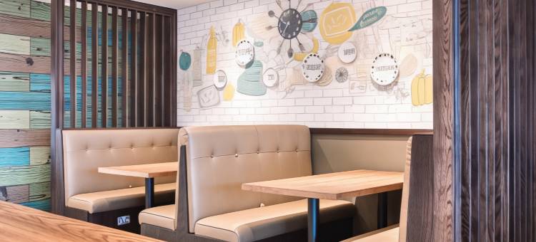 普瑞米尔沃金厄姆市中心酒店(Premier Inn Wokingham Town Centre)图片