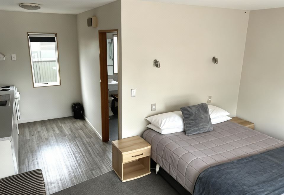 Jade Court Motel Hotel Overview