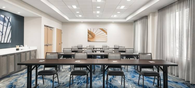 惠特塞特万枫套房酒店(Fairfield Inn & Suites Whitsett Greensboro East)图片