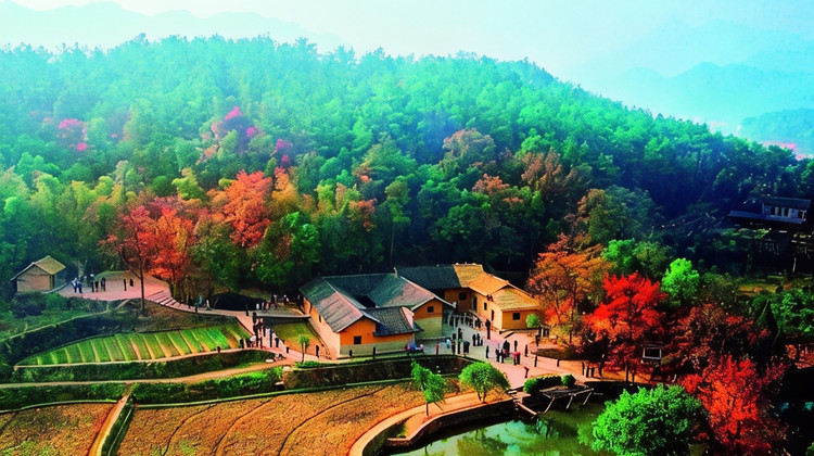 长沙+韶山+张家界+天门山+凤凰4日3晚跟团游·高铁站/酒店接【一价全含】双伟人故里【毛泽东故居】《西游记》取景地【宝峰湖】天门山【索道往返】登高空『玻璃栈道』穿山【天门洞】宿『临江酒店』凤凰夜景+苗服拍照