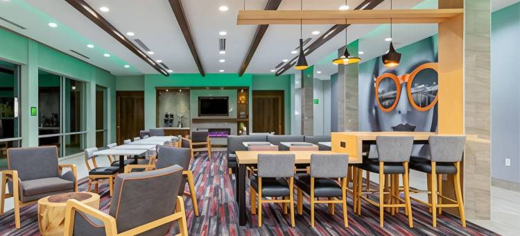 阿尔图纳得梅因拉昆塔温德姆酒店(La Quinta by Wyndham Altoona des Moines)图片