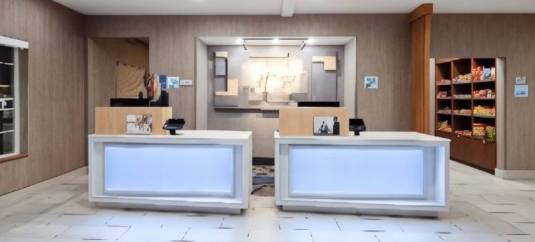 图莱里智选假日套房酒店(Holiday Inn Express & Suites Tulare)图片