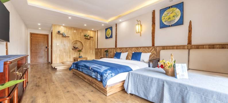 花开半夏全景美宿西江苗寨观夜景店客栈(游方街分店)图片