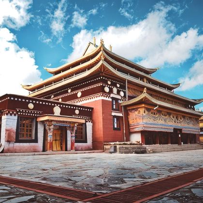 甘南+兰州+扎尕那+拉卜楞寺+甘加秘境+郎木寺景区5日4晚拼小团