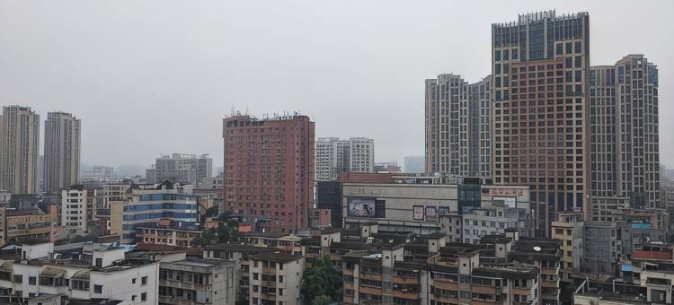 锐逸酒店(钦州年年丰广场第一人民医院店)图片