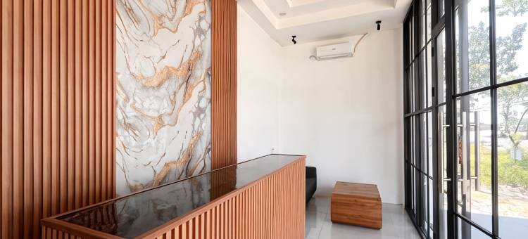 RedDoorz near Alun Alun Tanjunganom Nganjuk 2图片