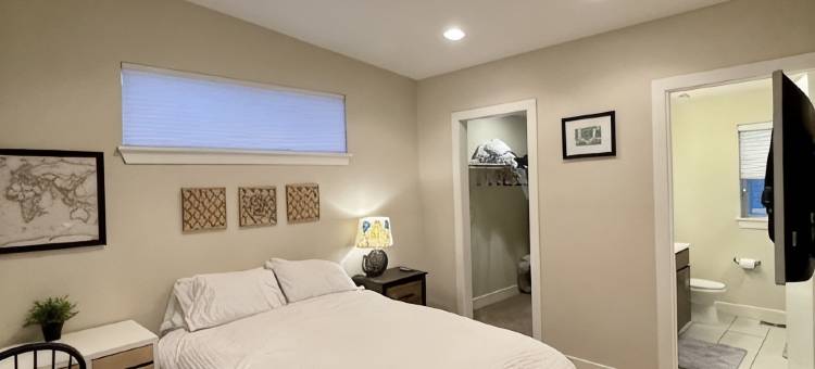 两卧室联排别墅配有壁炉&屋顶露台。(2 bedroom townhome w fire place & rooftop deck.)图片