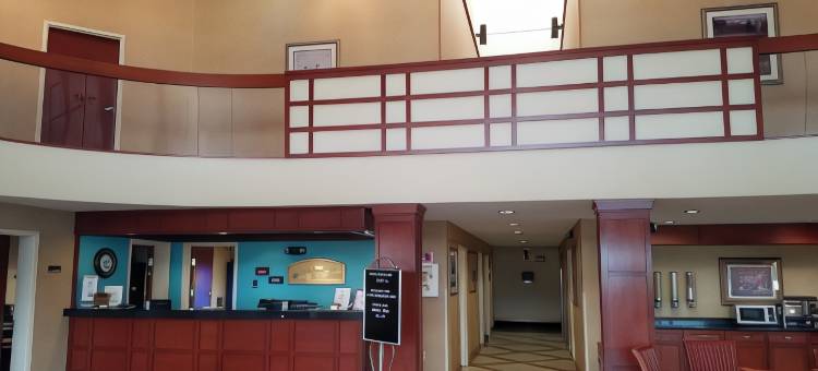 埃文斯维尔东温德姆豪生酒店(Howard Johnson by Wyndham Evansville East)图片