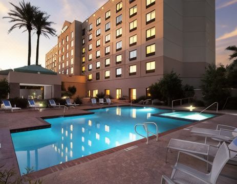Radisson Hotel Phoenix AirportHotel Overview