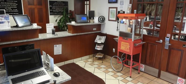 佩托斯基呗盟酒店(Baymont by Wyndham Petoskey)图片