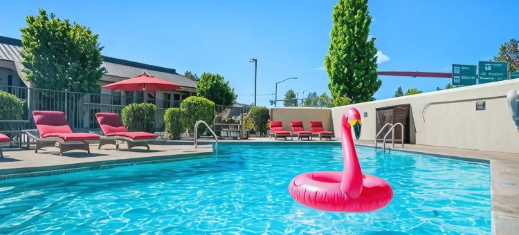 本德德舒特红狮套房酒店(Red Lion Inn & Suites Deschutes River Bend)图片