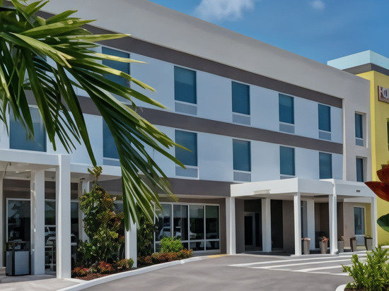 那不勒斯I-75松岭路希尔顿惠庭套房酒店