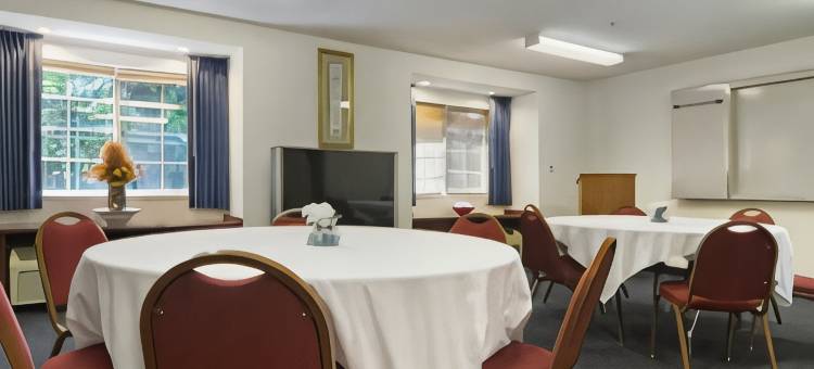 亚特兰大机场温德姆麦客达套房酒店(Microtel Inn & Suites by Wyndham Atlanta Airport)图片