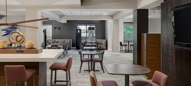基韦斯特海滨万怡酒店(Courtyard Key West Waterfront)图片
