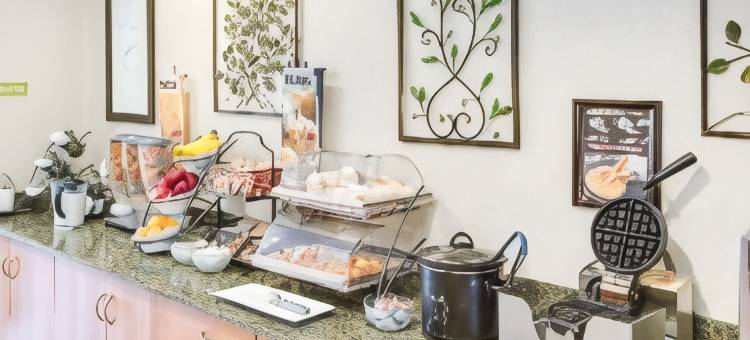 萨拉兰德-北莫比尔麦客达套房酒店(Microtel Inn & Suites by Wyndham Saraland/North Mobile)图片