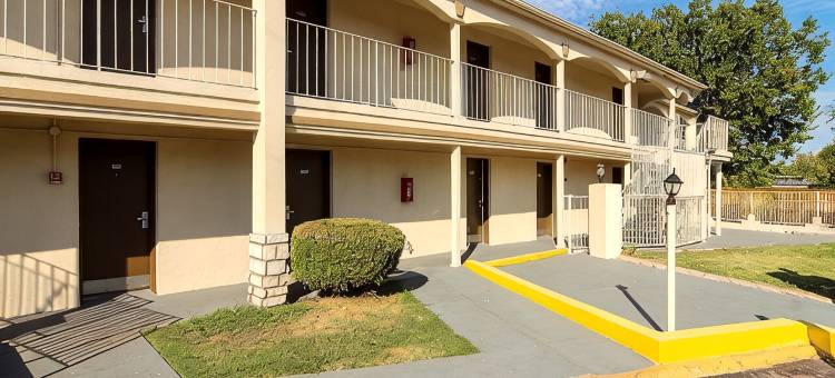 市场中心戴斯酒店(Days Inn by Wyndham Market Center Dallas Love Field)图片