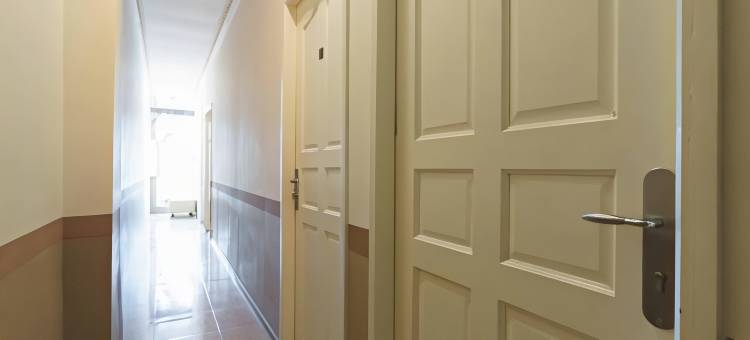 红多兹酒店-近巴淡岛波塔尼亚广场1号(RedDoorz Near Plaza Botania 1 Batam)图片