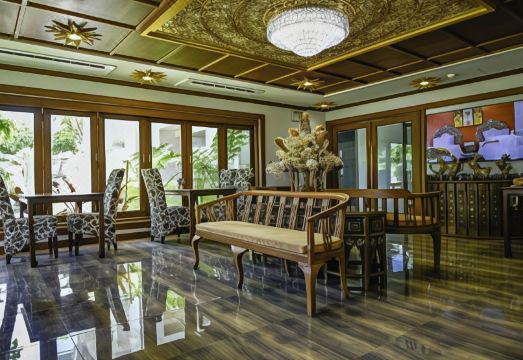 White Boutique Hotel and SpaHotel Overview