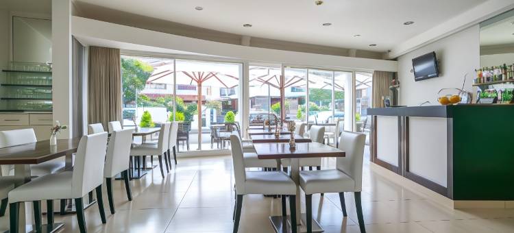 白色水域酒店(White Waters Hotel)图片