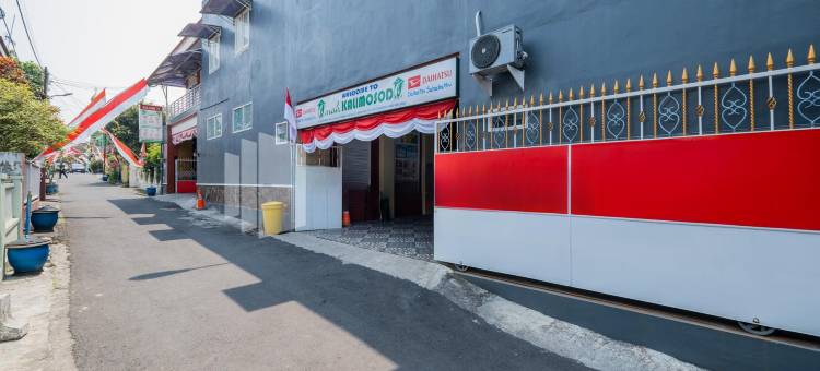 玛朗卡利莫索多米特拉红门酒店-近玛朗新城火车站(Omah Kalimosodo Mitra RedDoorz Near Stasiun Malang Kota Baru)图片