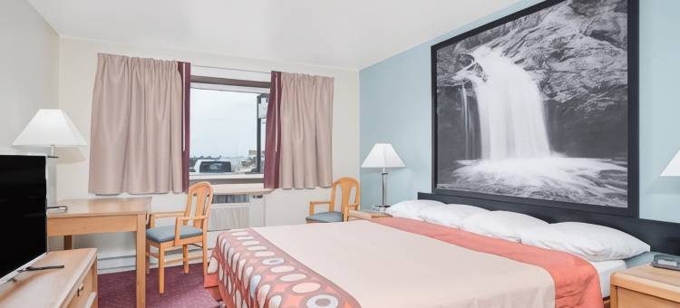 托马威斯康星速8酒店(Super 8 by Wyndham Tomah Wisconsin)图片