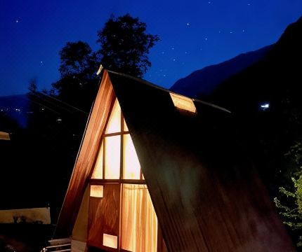 Aloha Riverside Hotel Overview