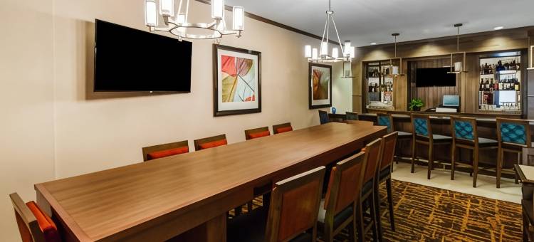 沃特福德市 - 活动中心美茵斯坦套房酒店(MainStay Suites Watford City - Event Center)图片
