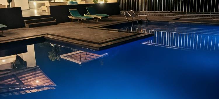 米莱登欧普斯酒店(Hotel Meraden Opus)图片