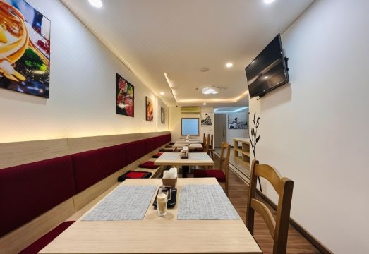 Hana Stay Riverside Hotel Overview