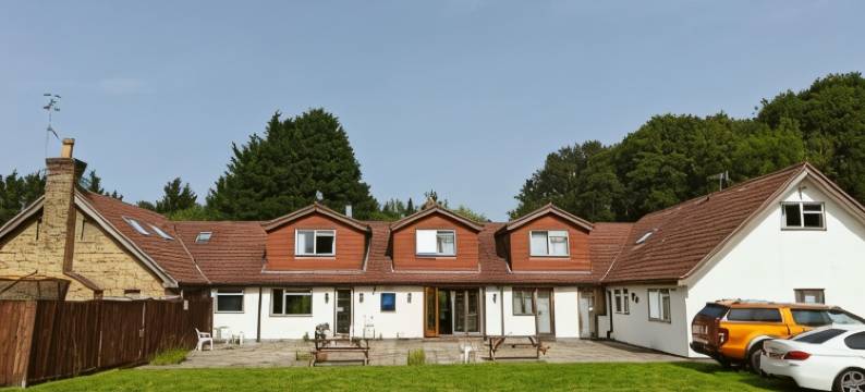 利特尔福克斯酒店(Little Foxes Hotel & Gatwick Airport Parking)图片