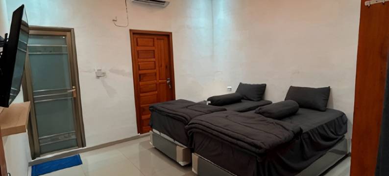 Zero Kost H.Bustomi图片