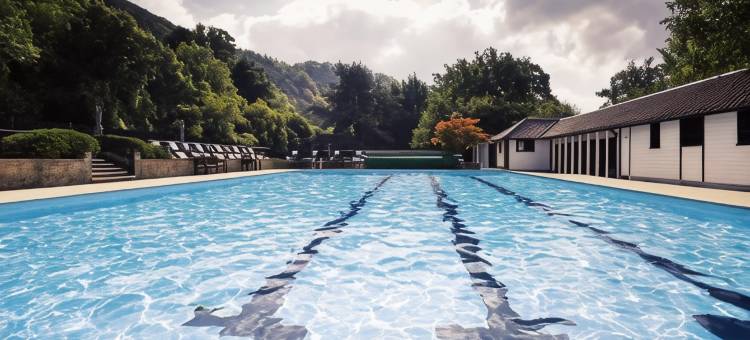 伯福德桥酒店的星期天博克斯希尔(Sunday Box Hill Burford Bridge Hotel)图片