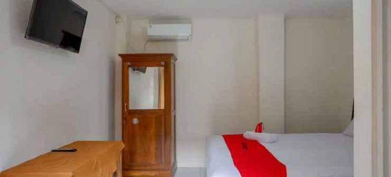 红多兹伊斯兰酒店-近GOR萨特里亚4号(RedDoorz Syariah Near Gor Satria 4)图片