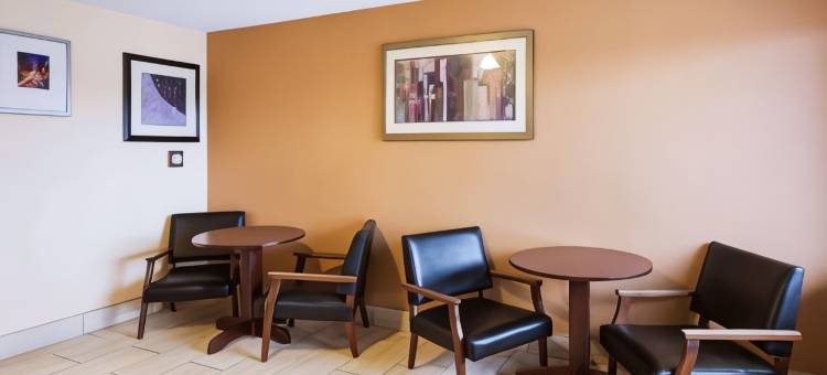 苏城萨金特布拉夫罗德威酒店(Rodeway Inn Sergeant Bluff - Sioux City)图片