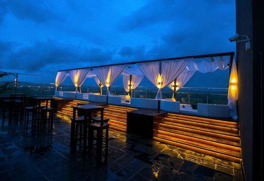 Sinq Prive Hotel Overview