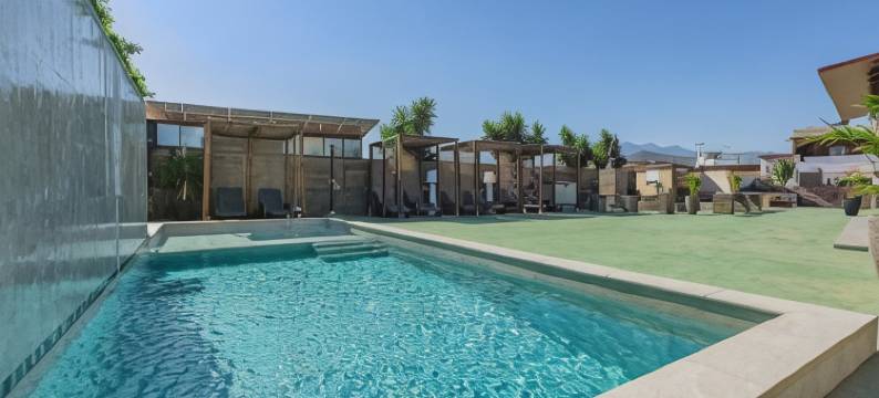 瓦尔提锡亚屋游泳池及机场酒店(Valtisya Pool and Airport)图片