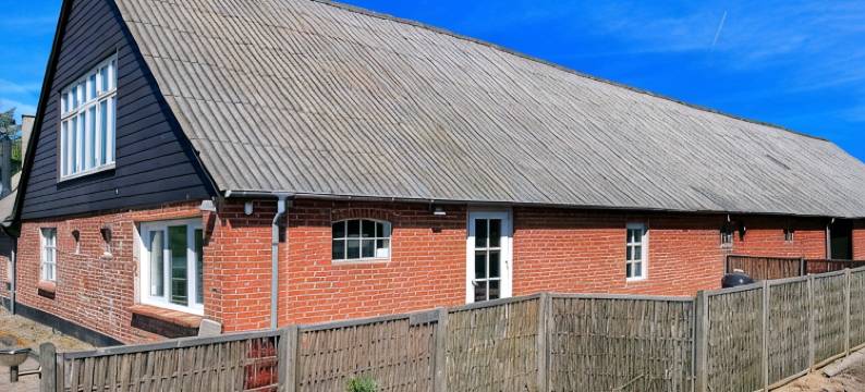 韦斯特维的10人度假屋(Picturesque Holiday Home in Vestervig with Whirlpool)图片