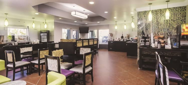 路易维尔东拉昆塔温德姆套房酒店(La Quinta Inn & Suites by Wyndham Louisville East)图片