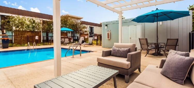 贝斯特韦斯特优质普拉斯亚德金谷套房酒店(Best Western Plus Yadkin Valley Inn  Suites)图片