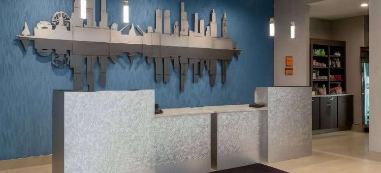 肖尔伍德拉昆塔温德姆套房酒店(La Quinta Inn & Suites by Wyndham Shorewood)图片