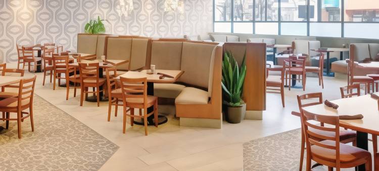 密尔沃基市区希尔顿逸林酒店(DoubleTree by Hilton Hotel Milwaukee Downtown)图片