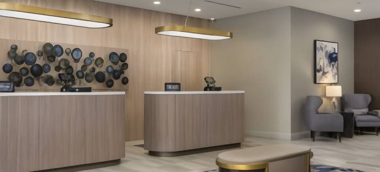 罗利市中心希尔顿逸林酒店(DoubleTree by Hilton Raleigh Midtown)图片