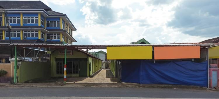 红多兹酒店-近楠榜梅德卡地铁塔曼(RedDoorz Near Taman Merdeka Metro Lampung)图片