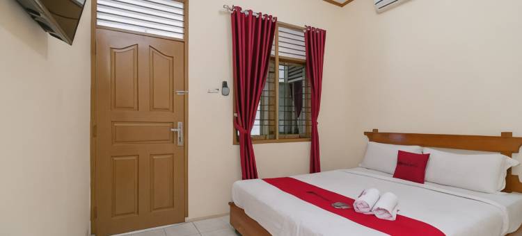 红多兹酒店-近北干巴鲁RS阿瓦尔布罗斯苏迪尔曼(RedDoorz Near RS Awal Bros Sudirman Pekanbaru)图片