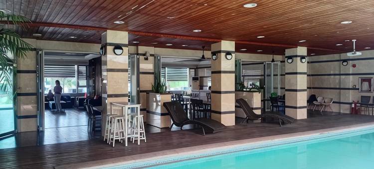 克拉克国际机场附近的 Townhouse Oak Vera Hotel(Townhouse Oak Vera Hotel Near Clark International Airport)图片