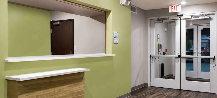 亚特兰大机场萨凡纳套房(Savannah Suites Atlanta Airport)图片