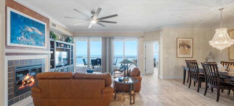 高端豪华公寓大厦，设有临海超大阳台(High End Lux Condo With Oceanfront Massive Balcony)图片